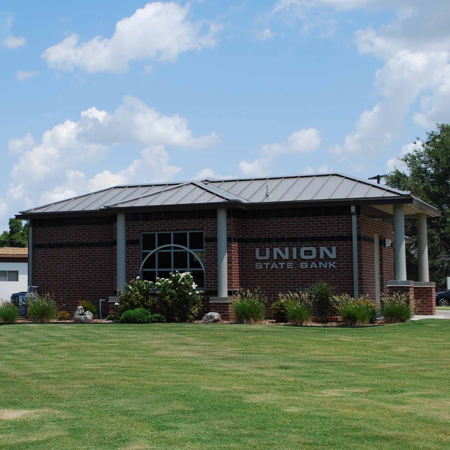 Photo of Union State Bank's Midtown Branch in Arkansas City, KS.